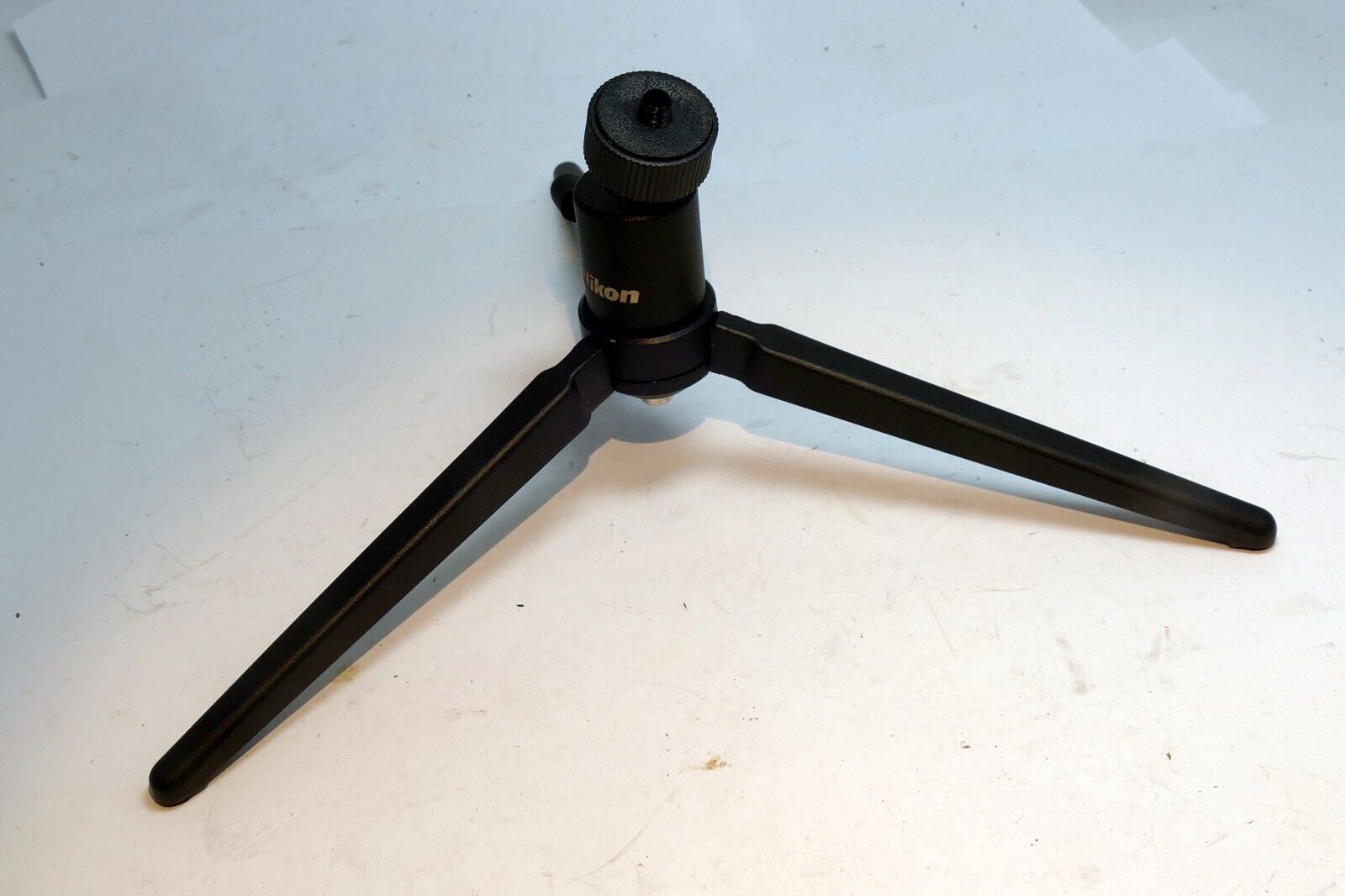 Nikon Table small folding Tripod w/ head  Coolpix Camera - Genuine OEM sturdy