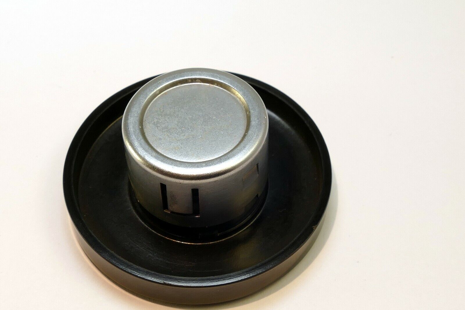 Voigtlander 47mm Plastic Camera Body Cap slip on type for Prominent