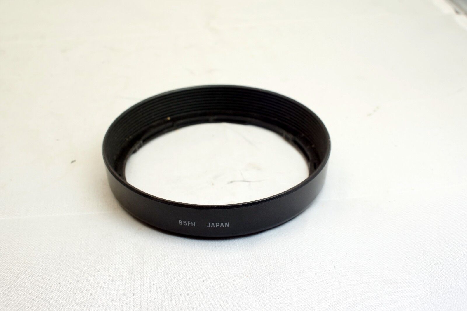 used Tamron B5FH Lens Hood Shade  for 28-200mm f3.8-5.6 Non Super zoom