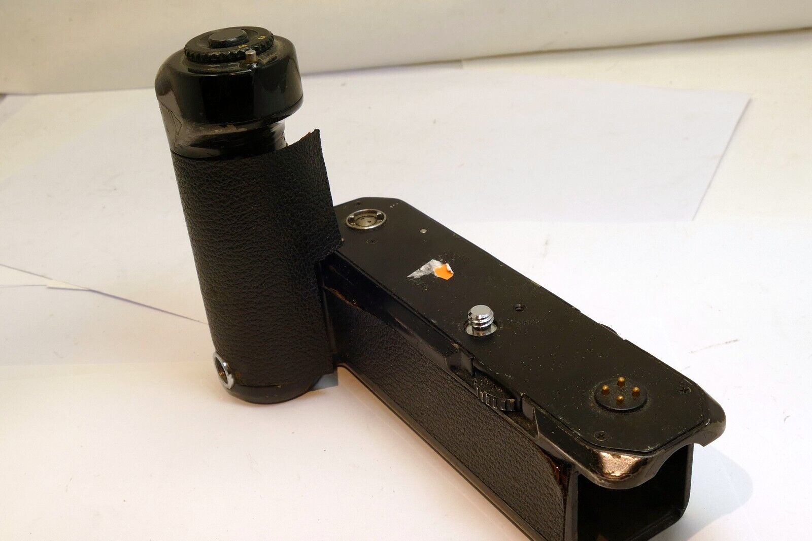 Nikon MD-12 Motor Drive  Battery Pack - with corrosion - Parts Repair AS IS