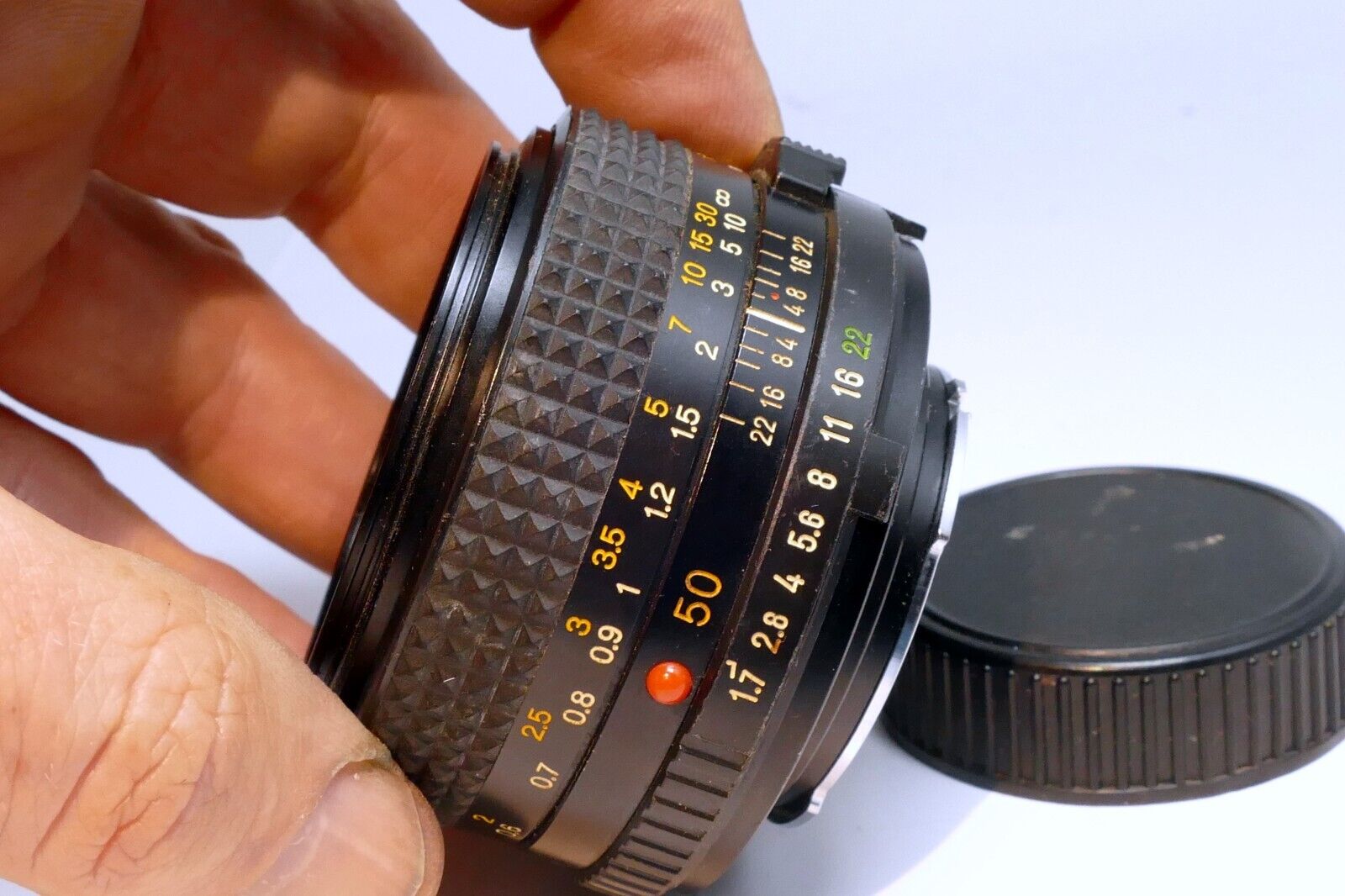 Minolta  MD 50mm f1.7 Lens aperture inop stuck - as is for parts