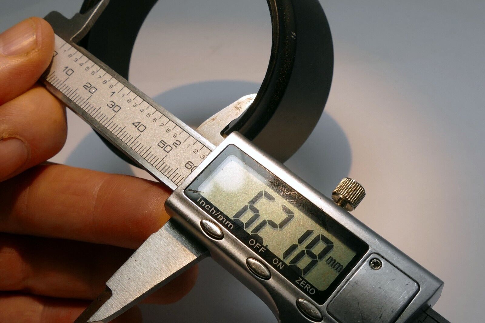 58mm Lens Hood Shade twist on type