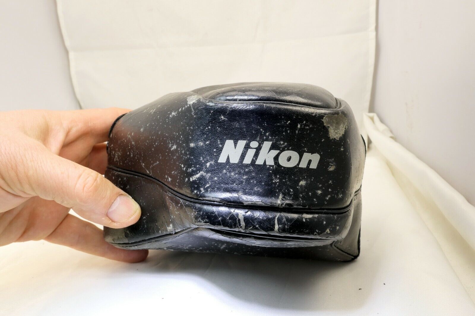 CF-37 Nikon ever ready case for Nikon AF N4004 cameras Genuine (poor condition)