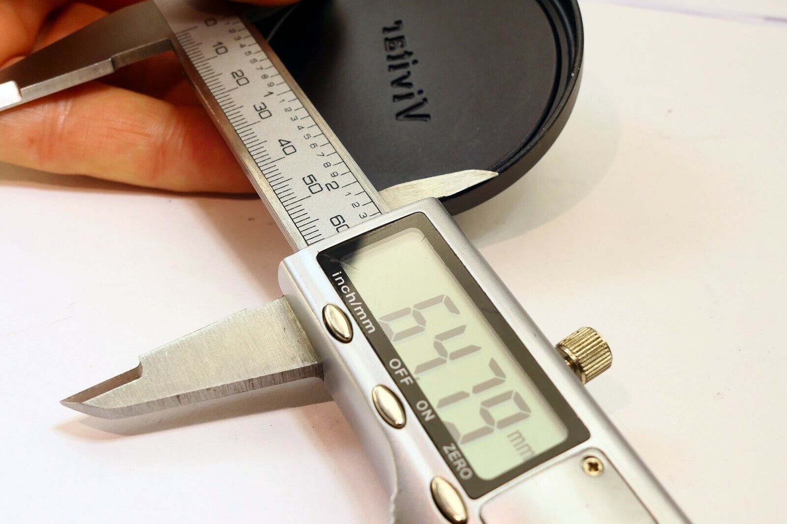 Metal Vivitar 64.5mm ID Front Lens Cap slip on type for 90-230mm f3.8 lens