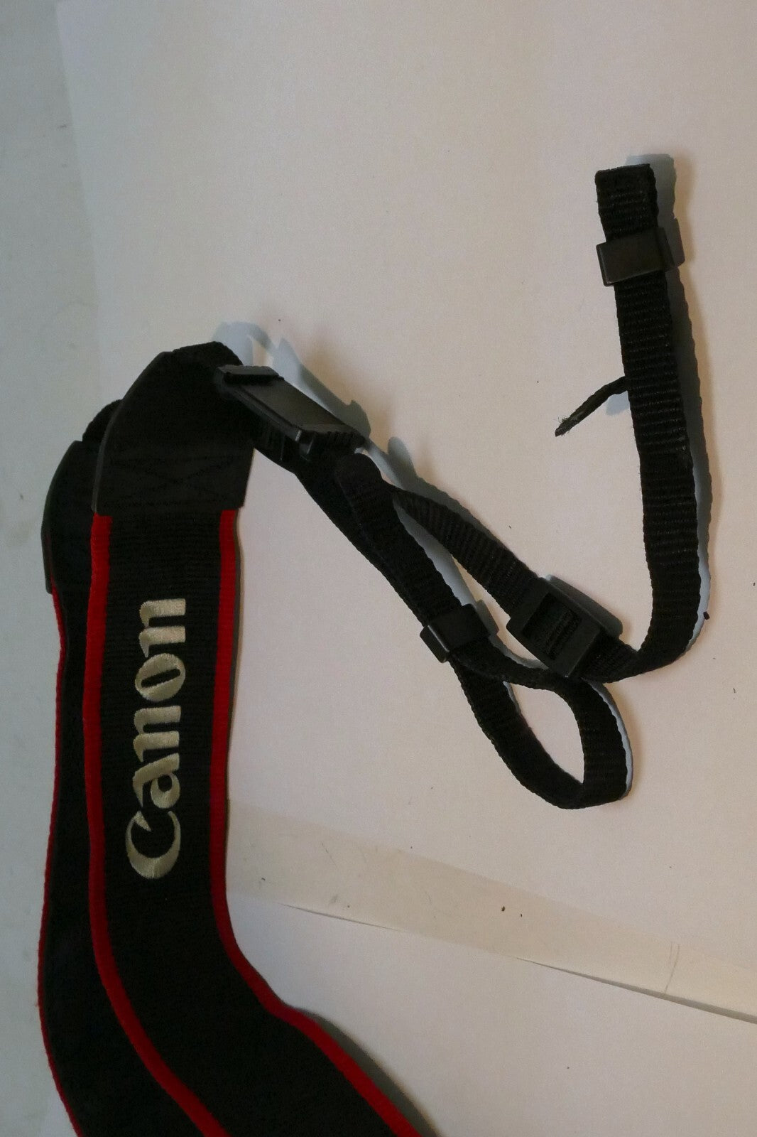 Canon EOS 5D MARK III Camera Neck Shoulder Strap Canvas Black/Red - Genuine OEM