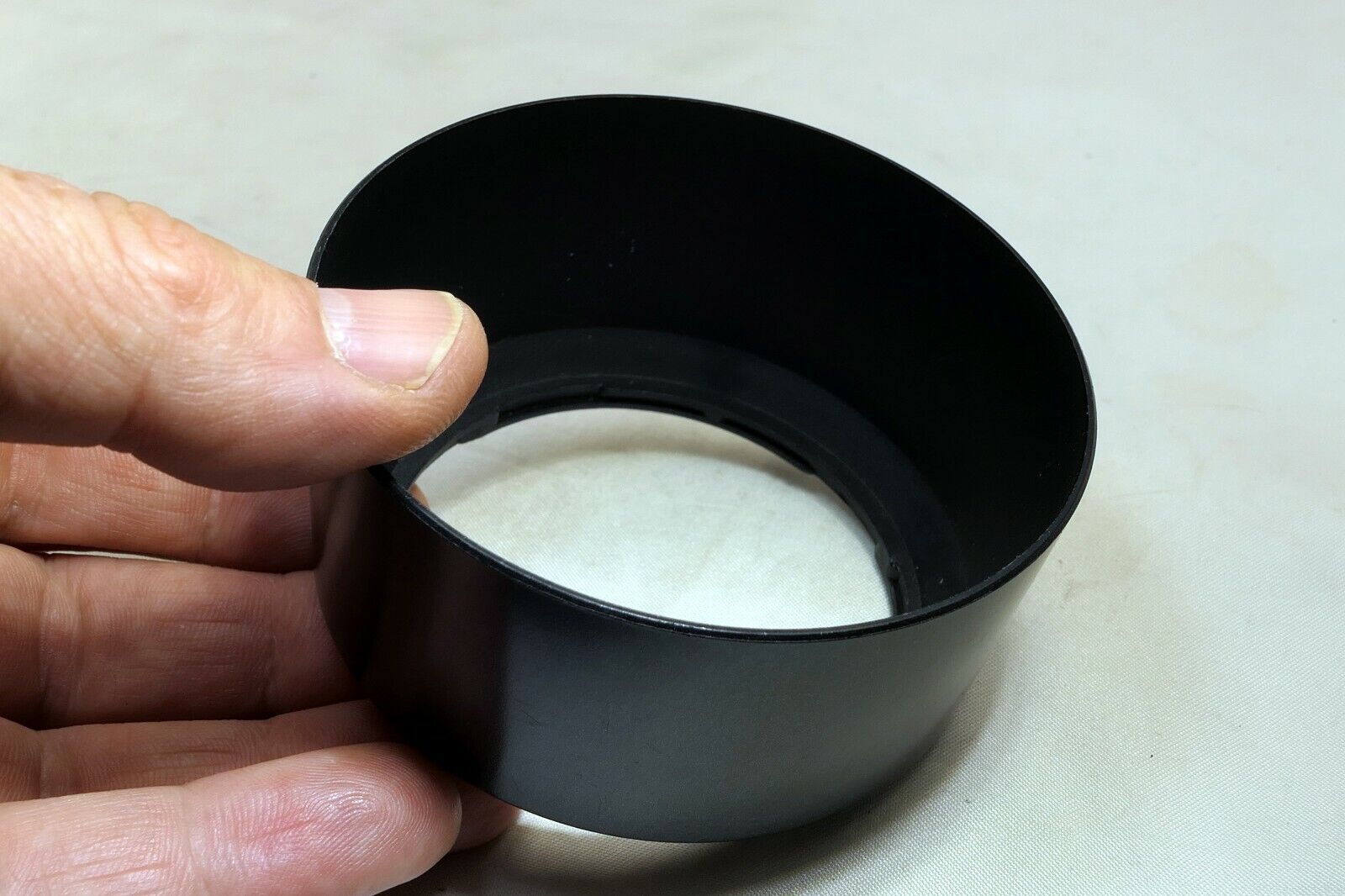 Tamron B4FH Lens Hood Shade for 70-300mm f/4.0-5.6 LD (472D) w/ 58mm rim