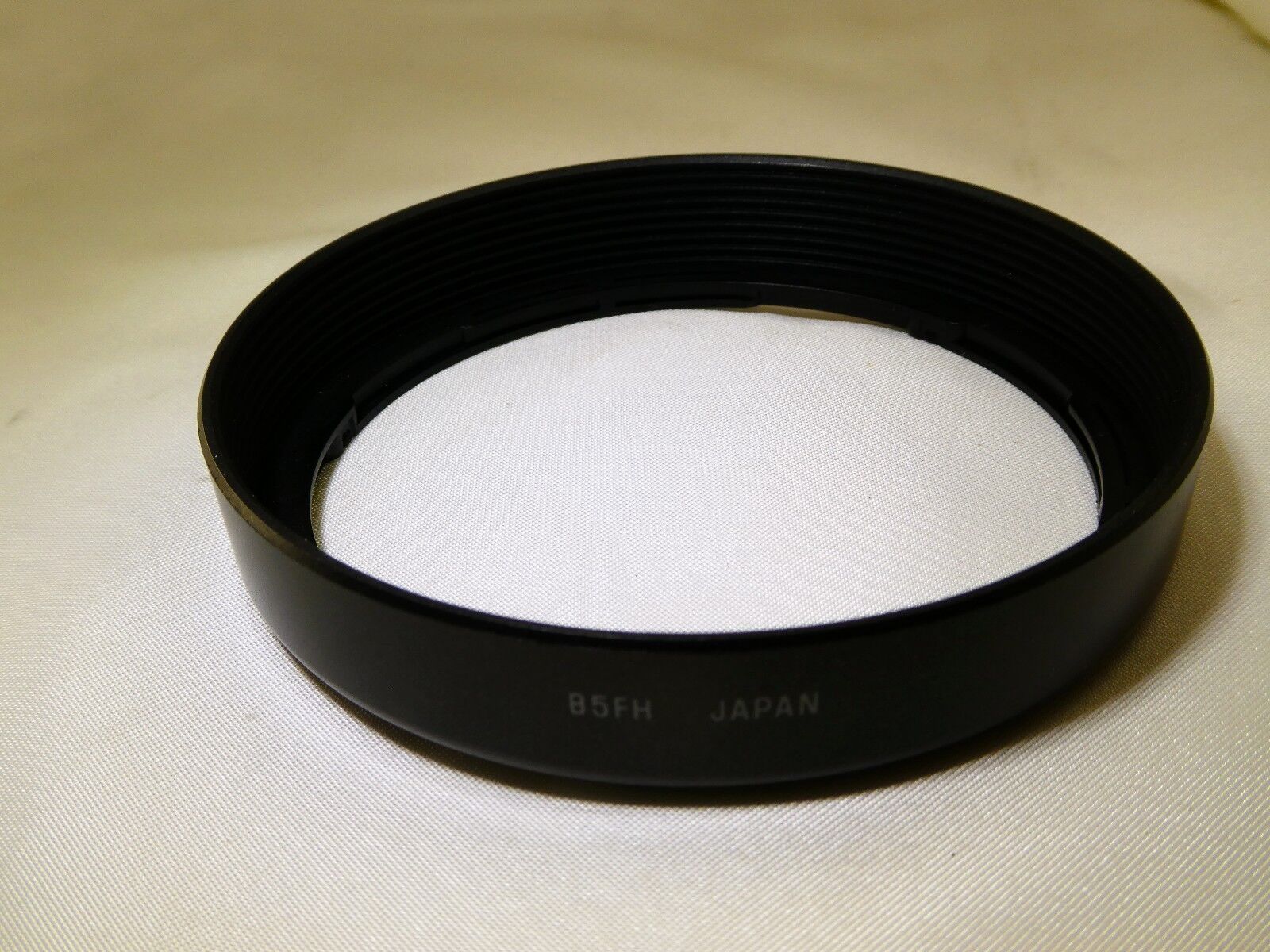Tamron 85FH  Lens Hood twist on type Genuine OEM