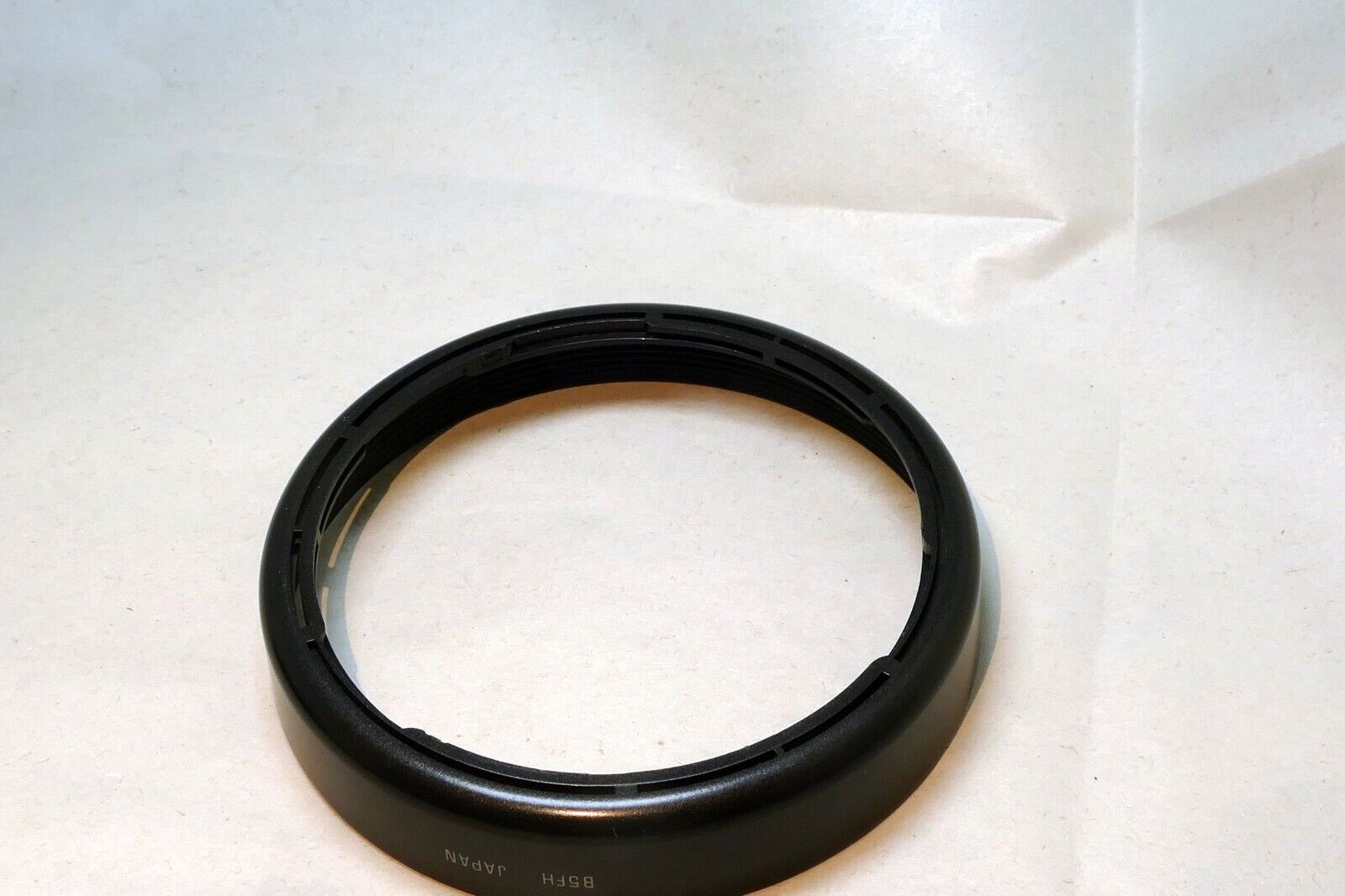 Tamron B5FH Plastic Lens Shade Hood for  28-200mm f3.8-5.6 AF (72mm)