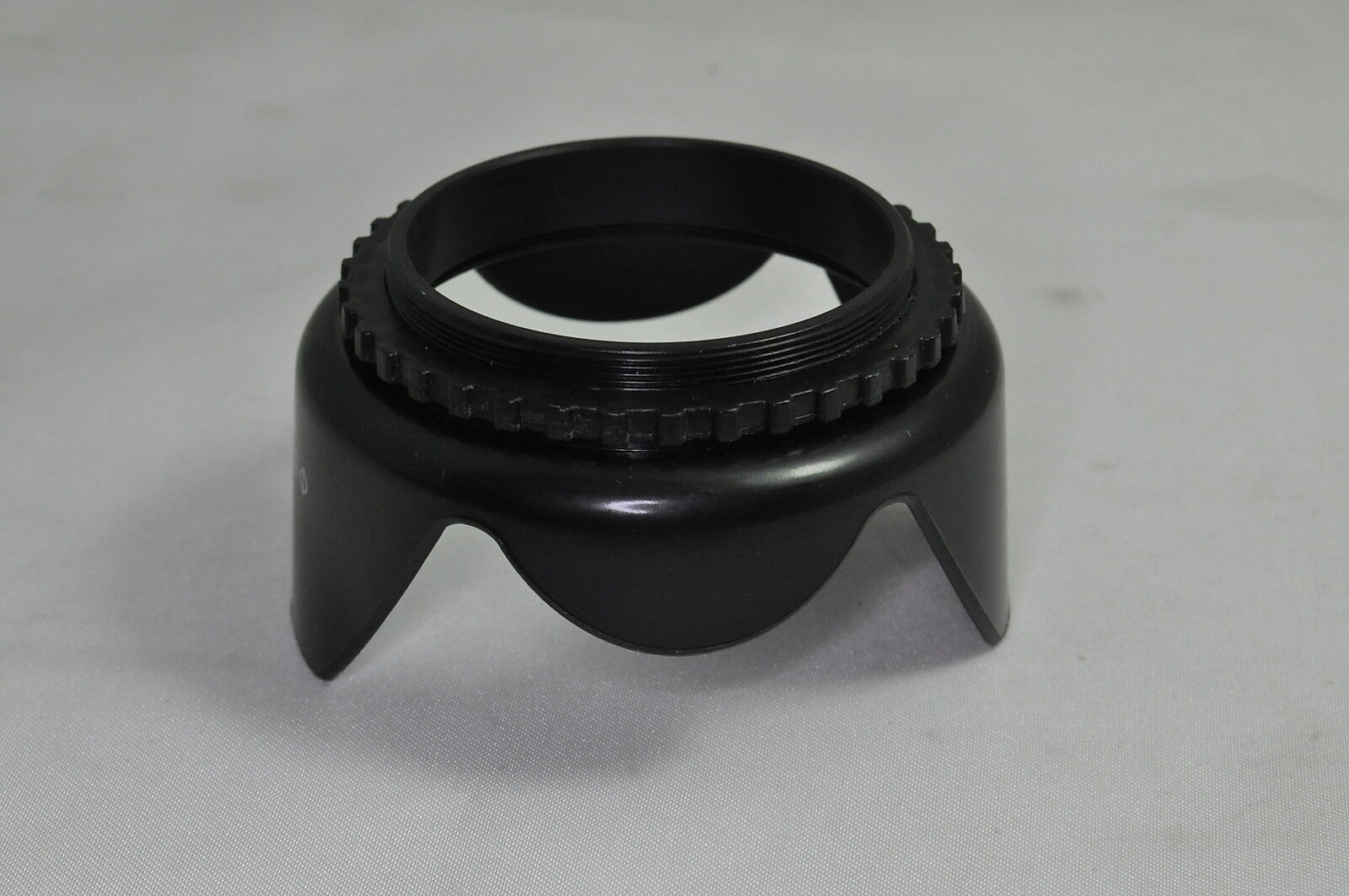 Petal Φ 52mm Plastic Lens Hood Scew in type (unknown brand) 5310023