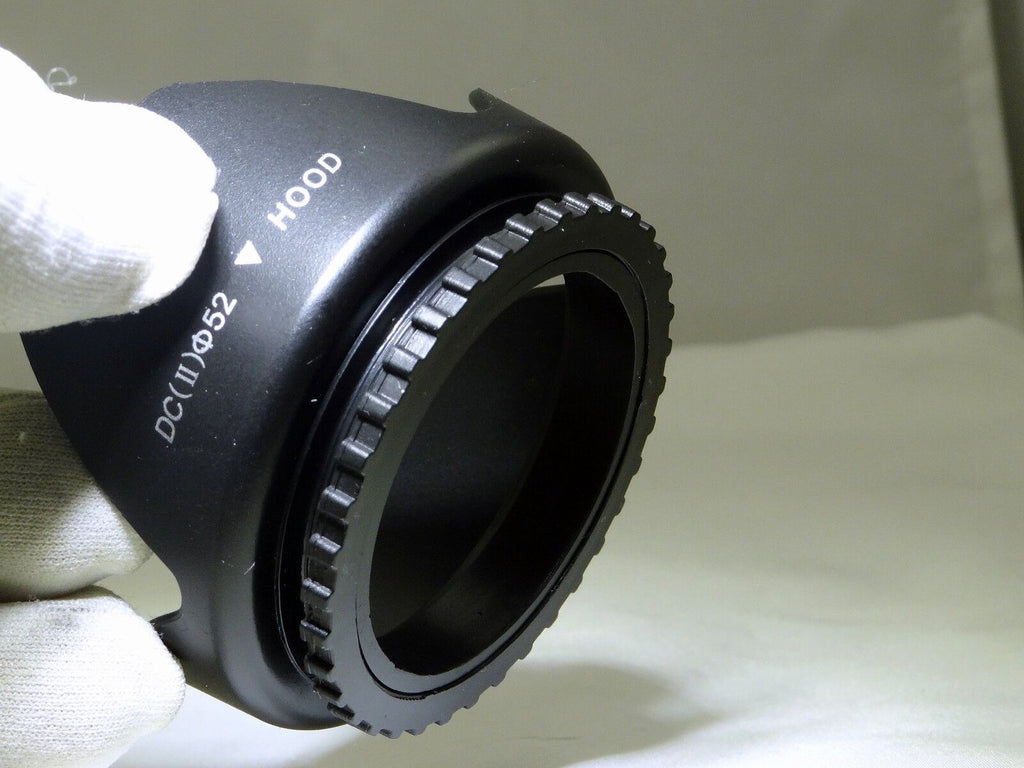 Plastic Petal Φ 52mm Lens Hood Shade Screw in 18-55mm lenses VR