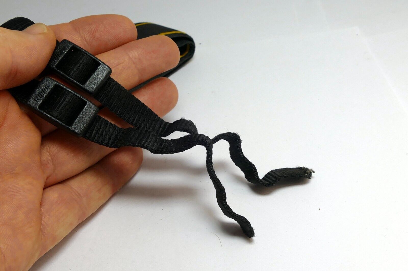 Nikon D-850 AN-DC18 Shoulder neck Strap for D850 Digital cameras