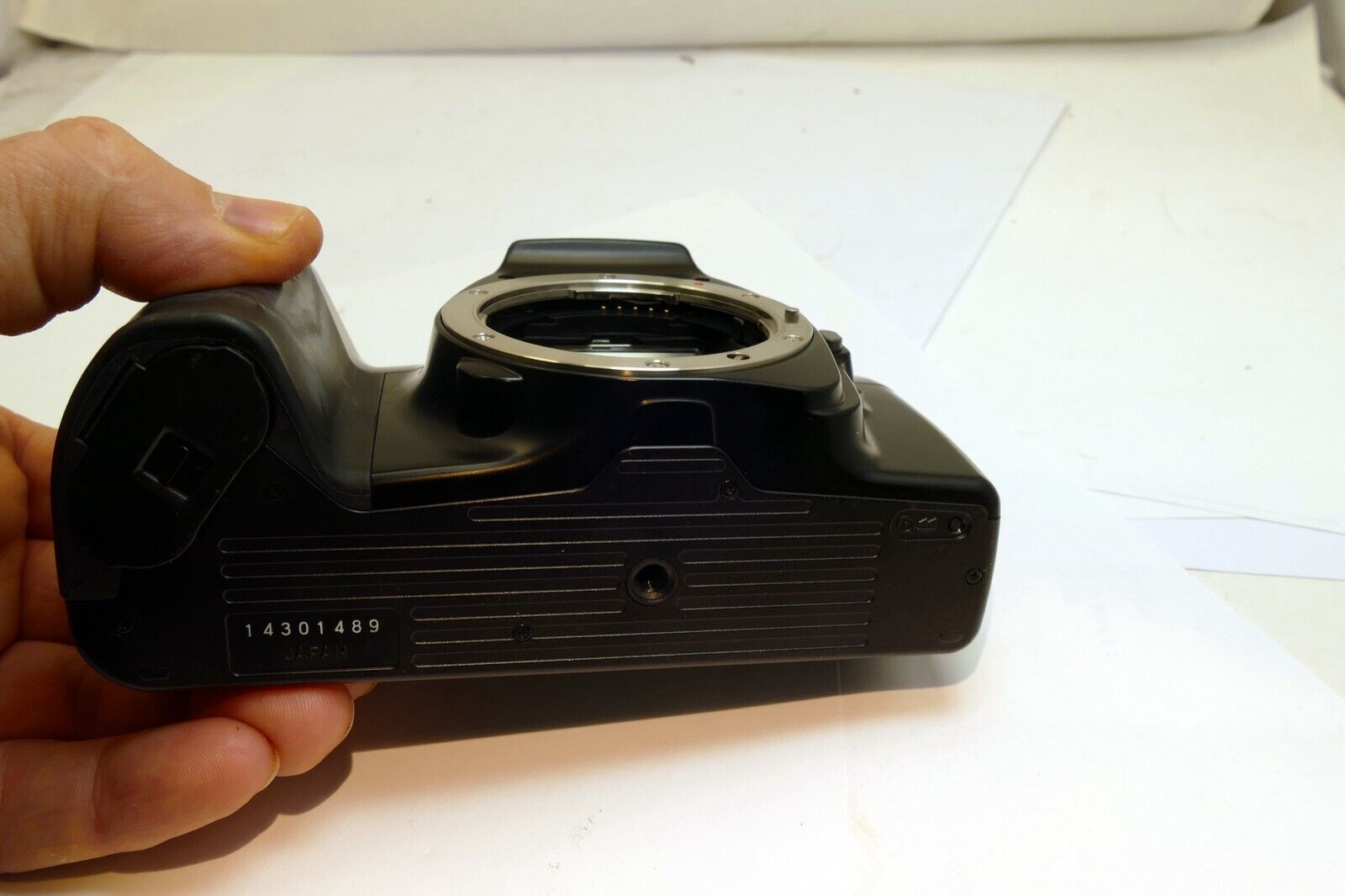 Minolta 3000i 35mm SLR Camera Black (Body Only) - AS IS AS Found Parts or Repair