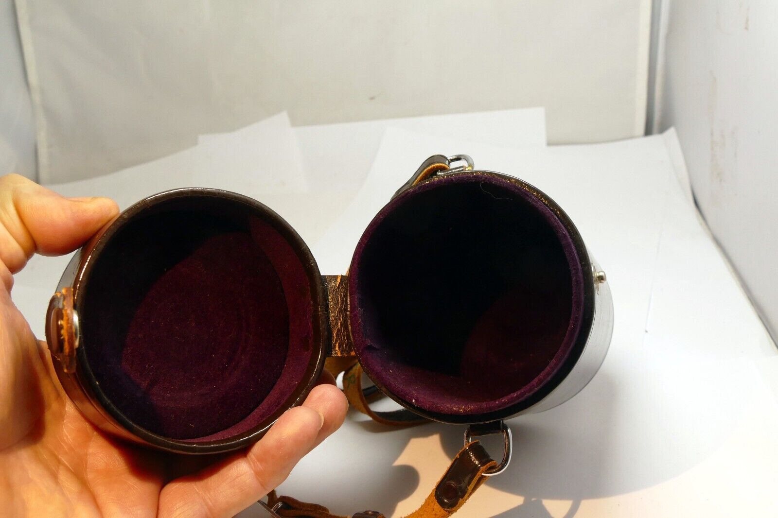 Nikon NIKKOR Lens Hard Case (for 85mm f1.8 Nikkor Ai-s f2 Non-AI ) - Genuine OEM