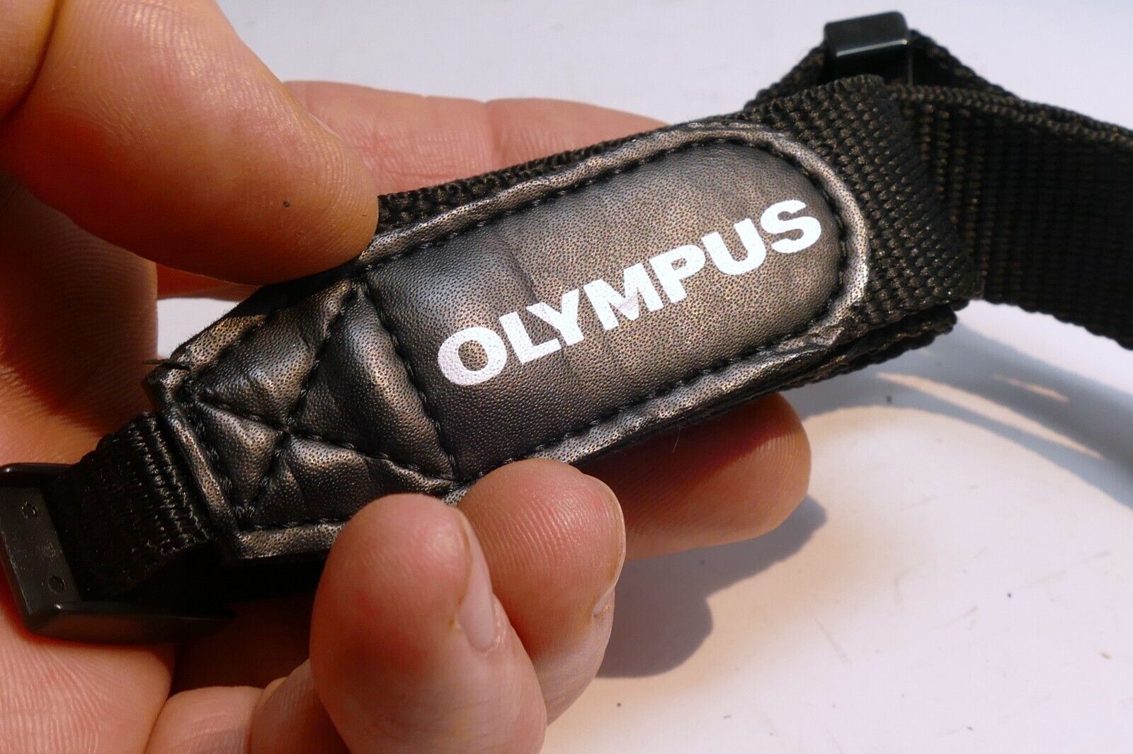 Olympus PEN Evolt Shoulder Camera   Strap - Genuine OEM