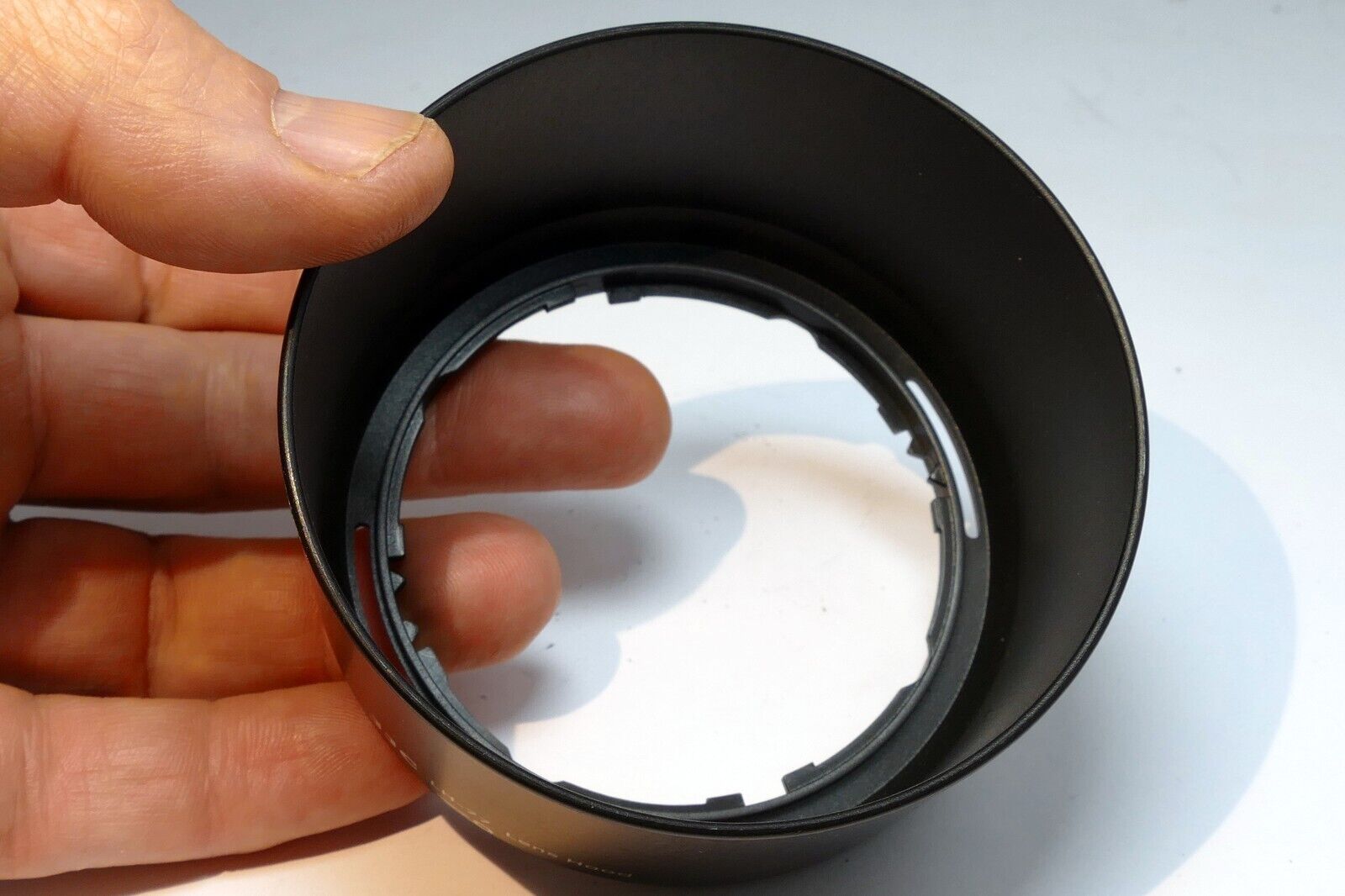 Replacement  HB-37 Lens Hood Shade for 55-200mm f4-5.6G VR (55mm rim) Nikon AF-s