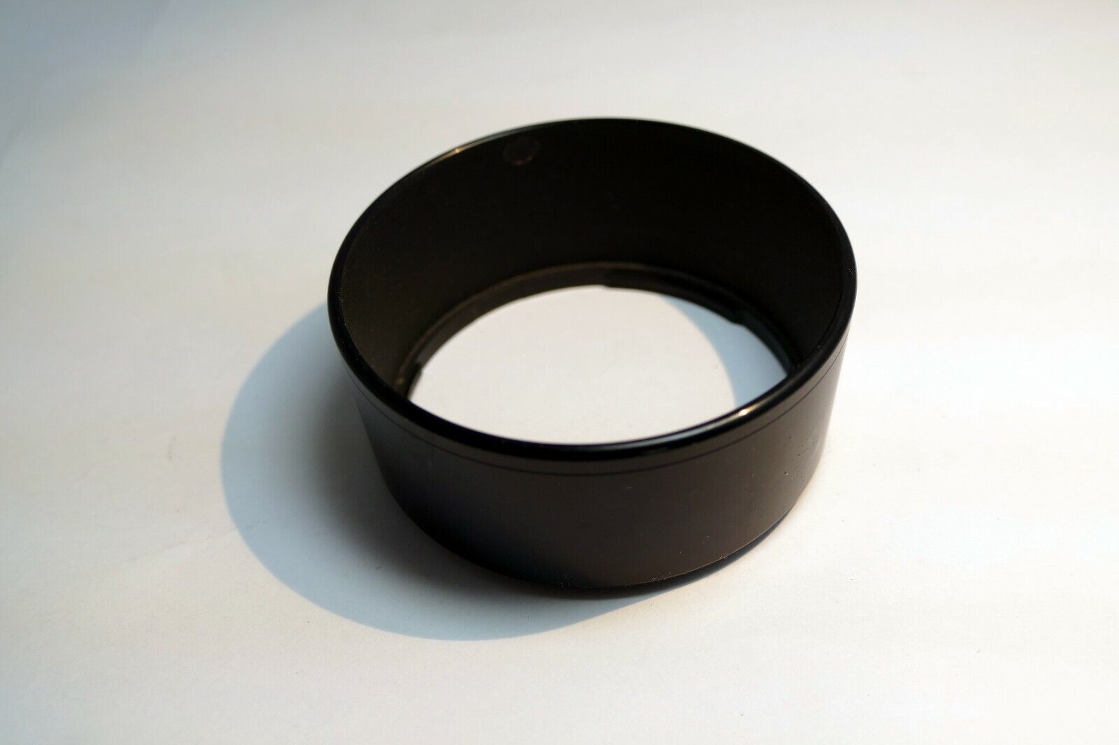 65mm ID plastic Lens Hood unknown brand  twist on type for telephoto