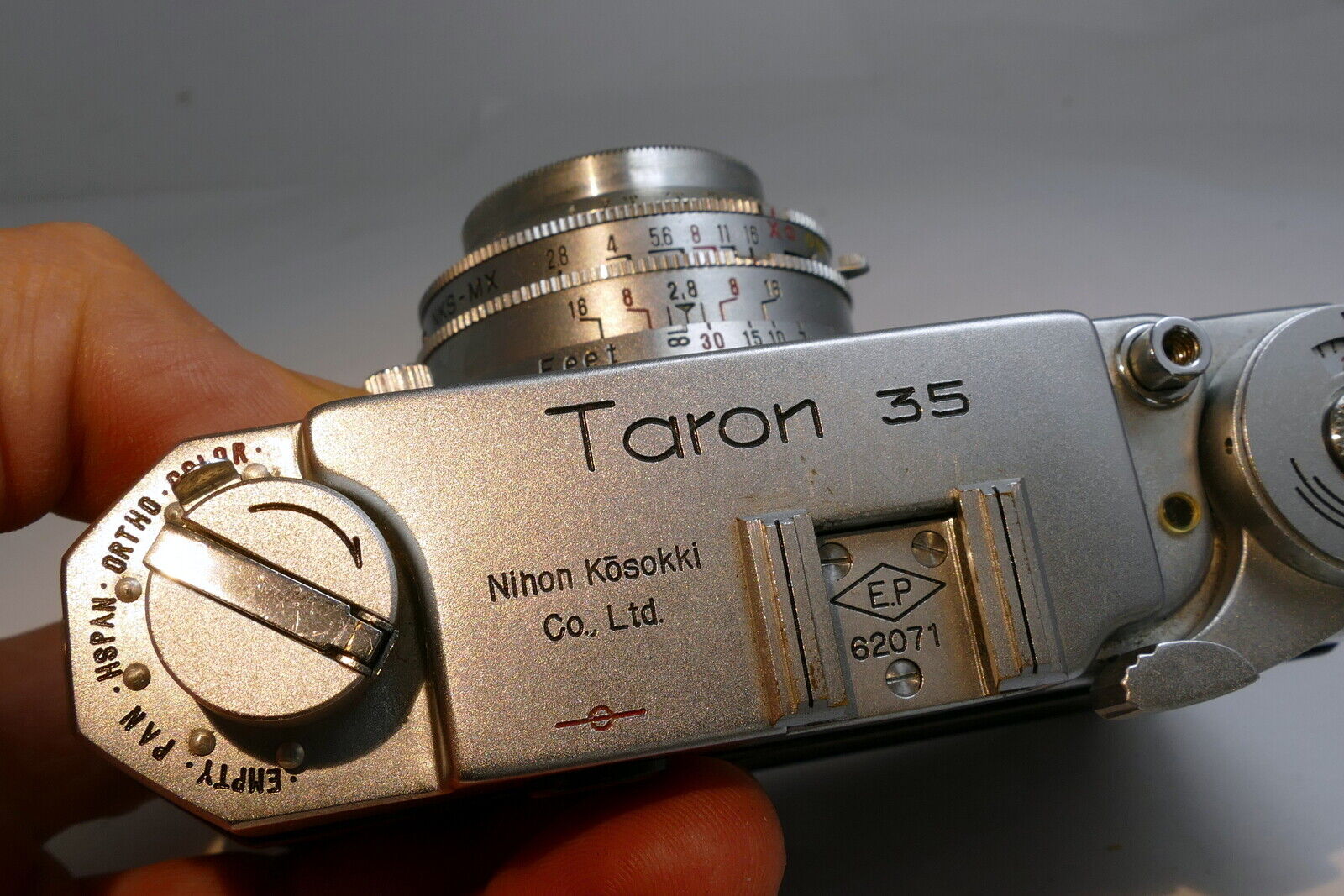 Taron 35 camera with Tomioka Lausar 4.5cm f2.8 Lens rangefinder EP Nihon Kossoki