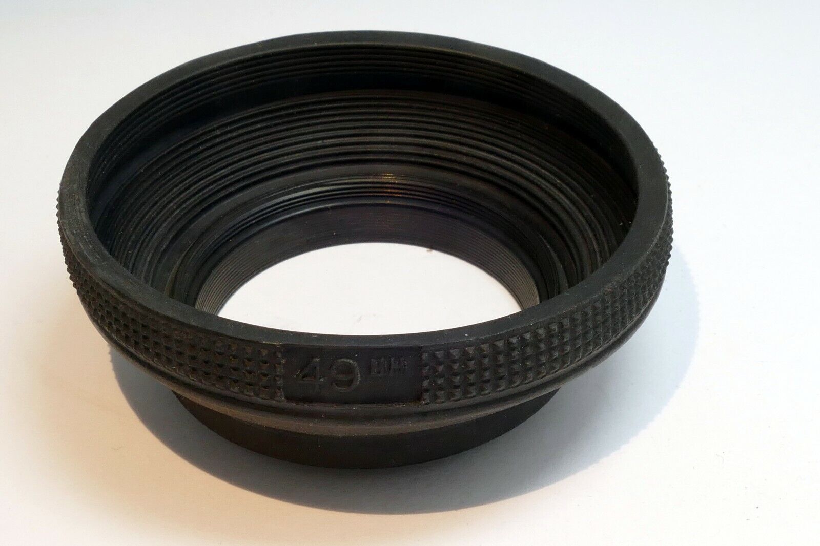 49mm Collapsible Rubber Lens Hood Shade screw in threaded for 50mm f1.8 lenses