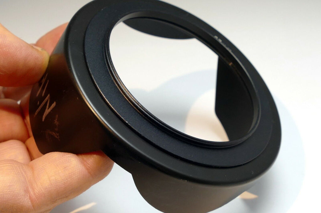 67mm Plastic Lens Hood Shade screw in double threaded Petal for 18-200mm VR