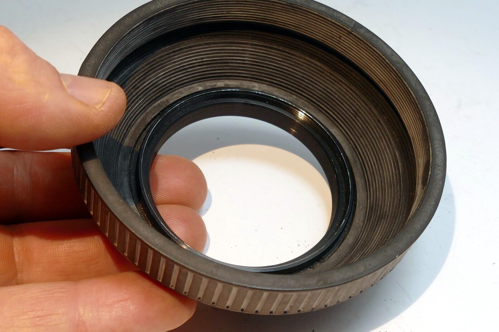 58mm Rubber  Lens Hood Shade Double threaded for 57mm f1.4