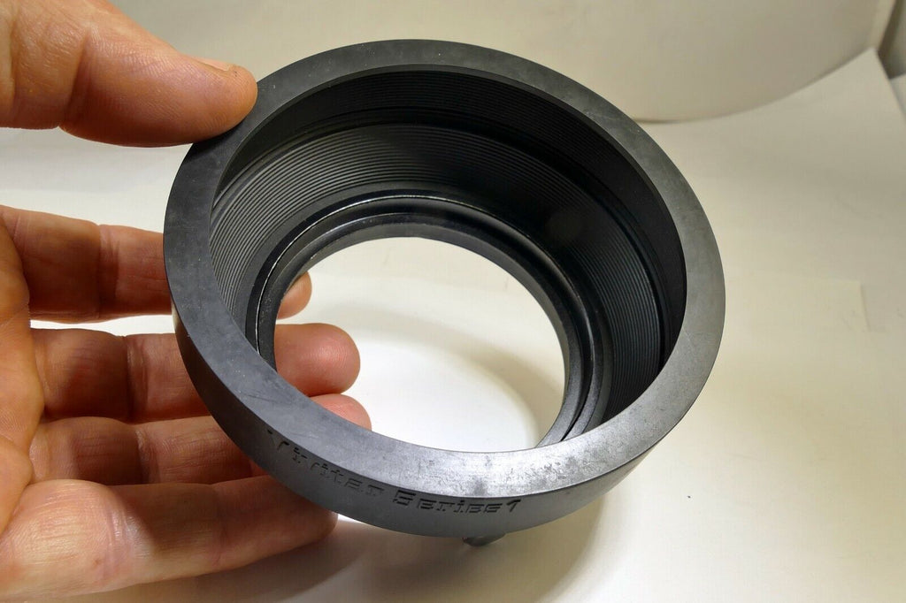 Vivitar Lens Rubber Hood shade for 70-210mm f3.8 Series 1 67mm rim