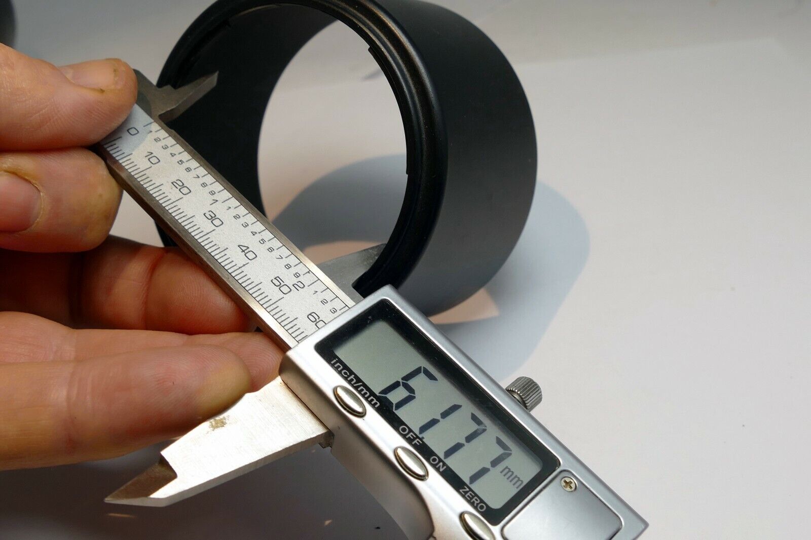 61mm ID Bayonet Lens Hood Shade twist on type telephoto  (for 58mm rim)