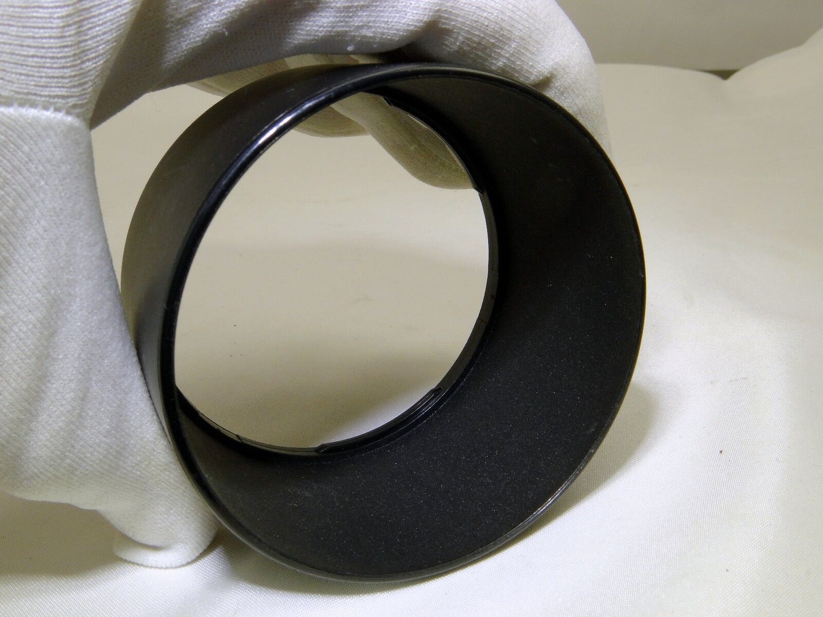 65.8mm ID twist on Lens Hood Unknown brand telephoto 70-300mm