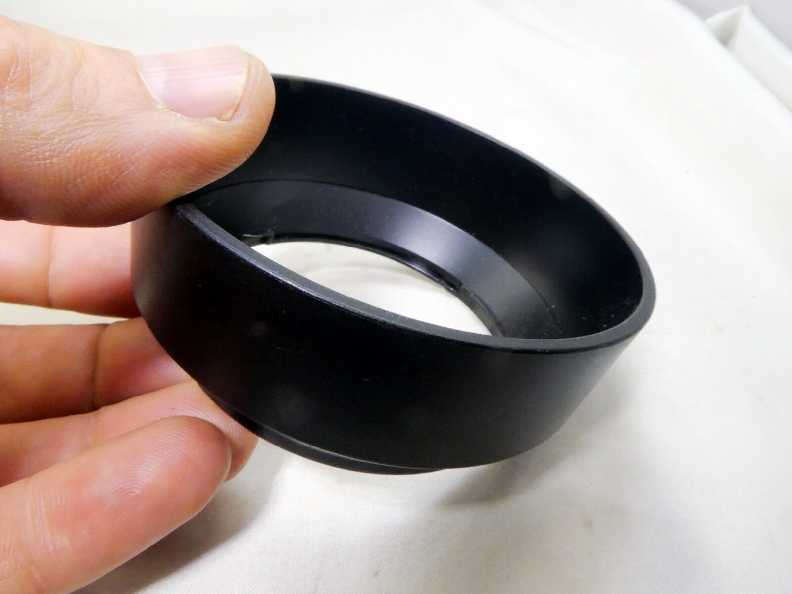 65mm ID  Plastic Lens Hood  twist on type (unknown brand)