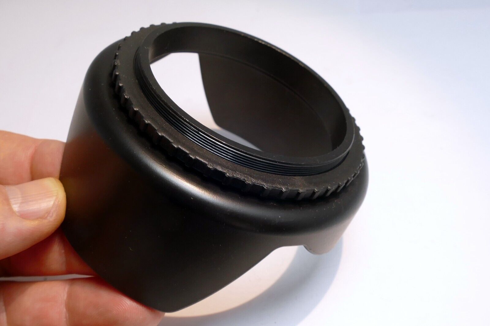 67mm OD Lens Hood Shade  threaded  petal plastic
