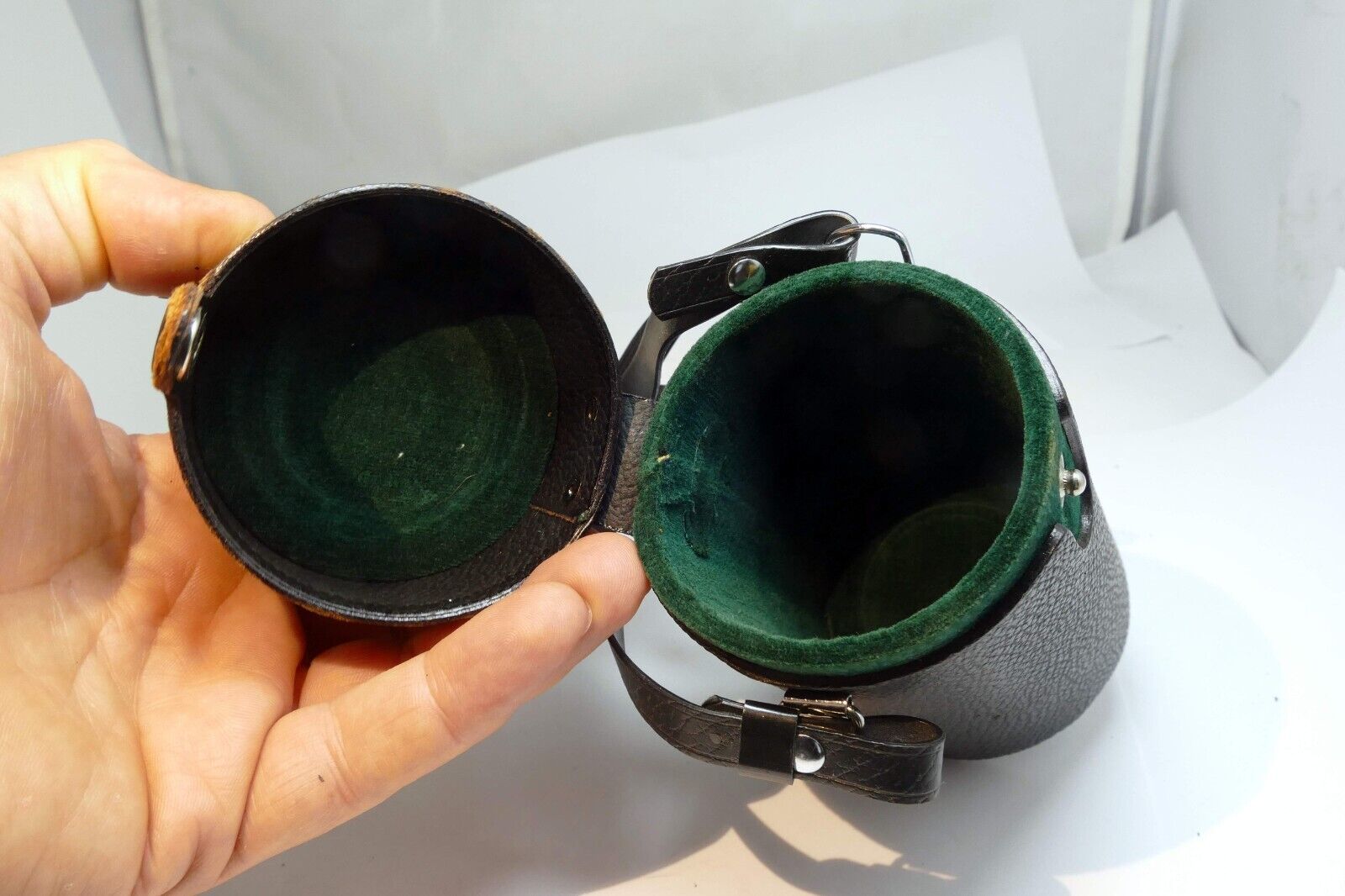 Pentax Takumar hard Lens Case 135mm f3.5 SMC  Super M42 - green liner  w/ strap
