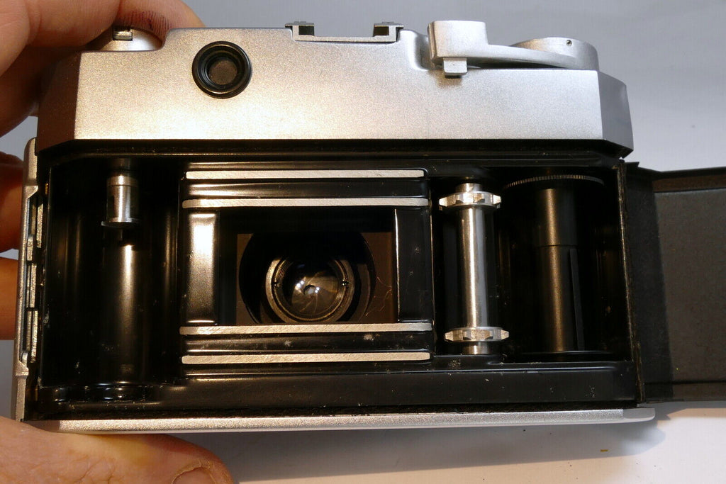 Taron 35 camera with Tomioka Lausar 4.5cm f2.8 Lens rangefinder EP Nihon Kossoki