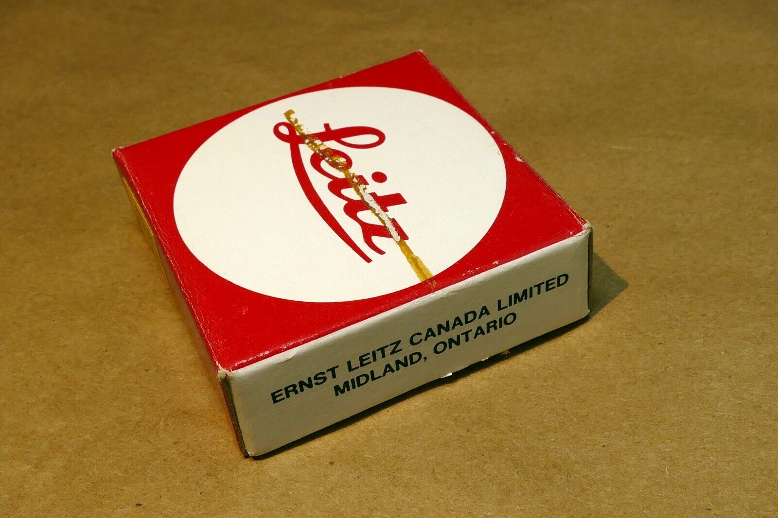 Empty Box for LEICA 14269 M cap  ( just an empty box)