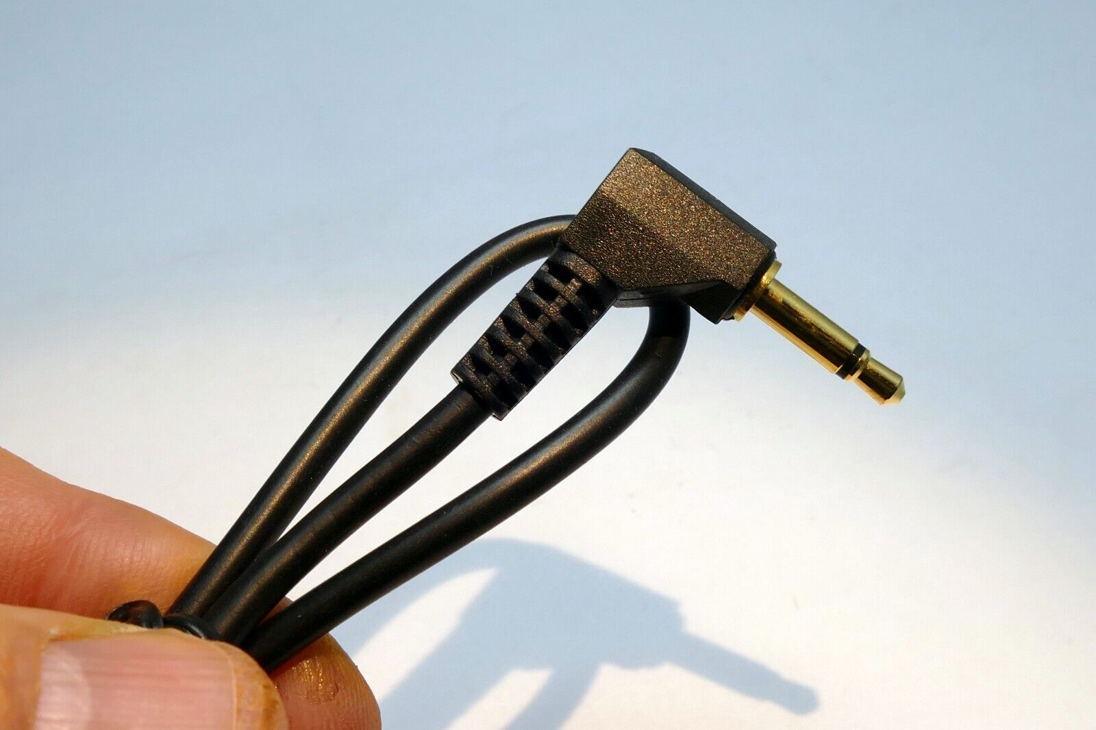 MONO Male to Male 3.5mm to 3.5mm Audio Cable 1 foot long 90 degree extension