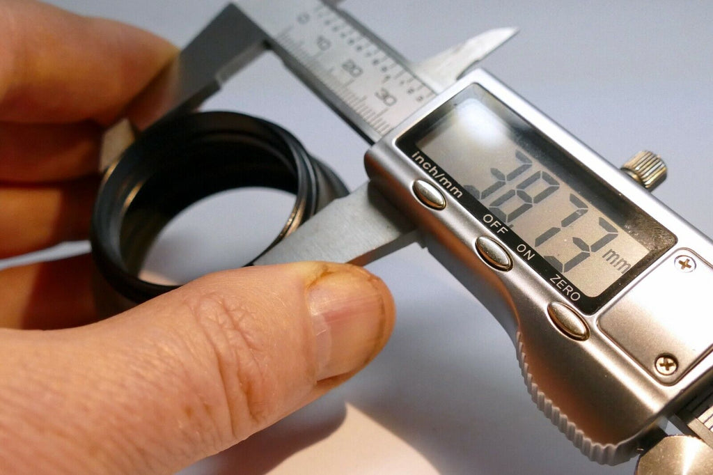 LEICA LEITZ COLLAPSIBLE RUBBER LENS HOOD SHADE 12517 FOR 90MM F4 series 5.5