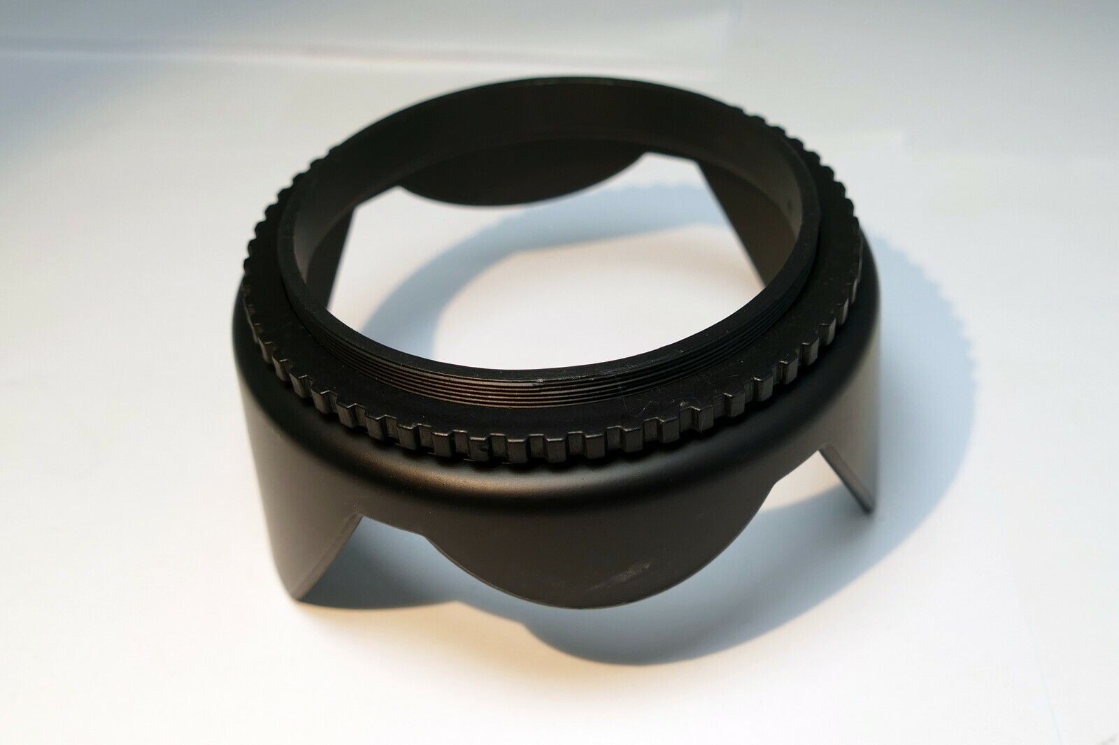 77mm Plastic Lens Hood Shade petal flower shaped
