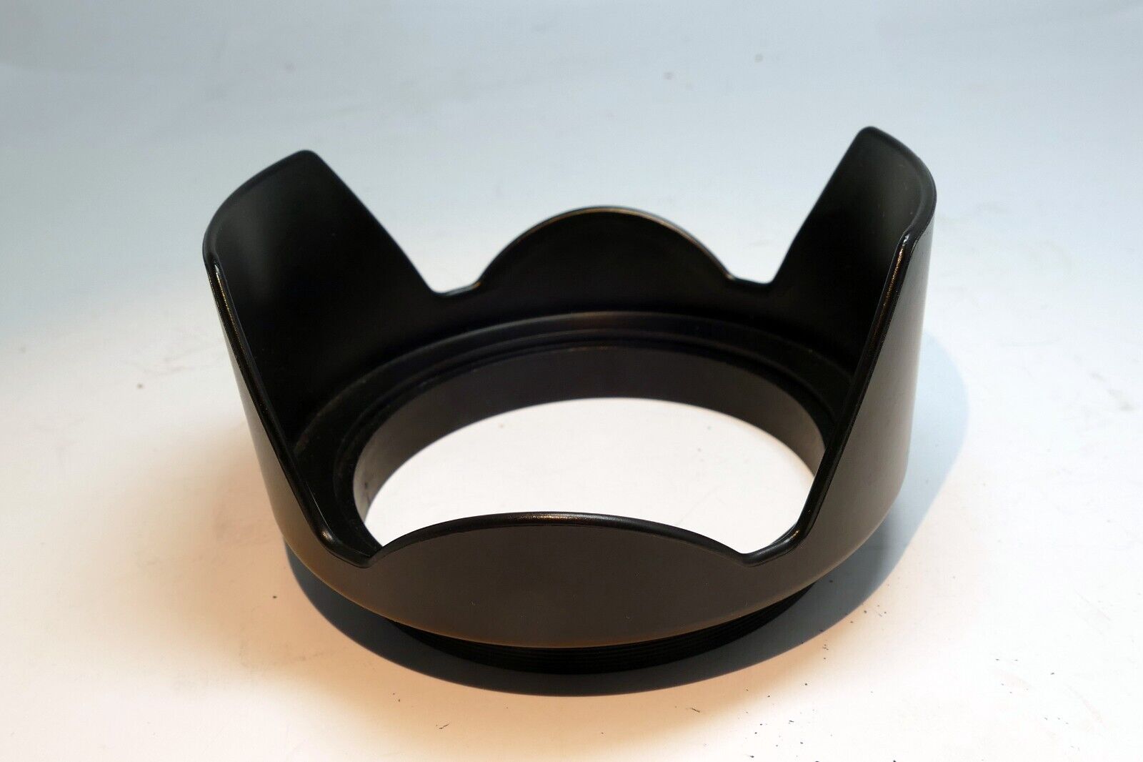 82mm Petal Lens hood shade  for  Sigma 50mm T1.5 FF ( missing locking ring)