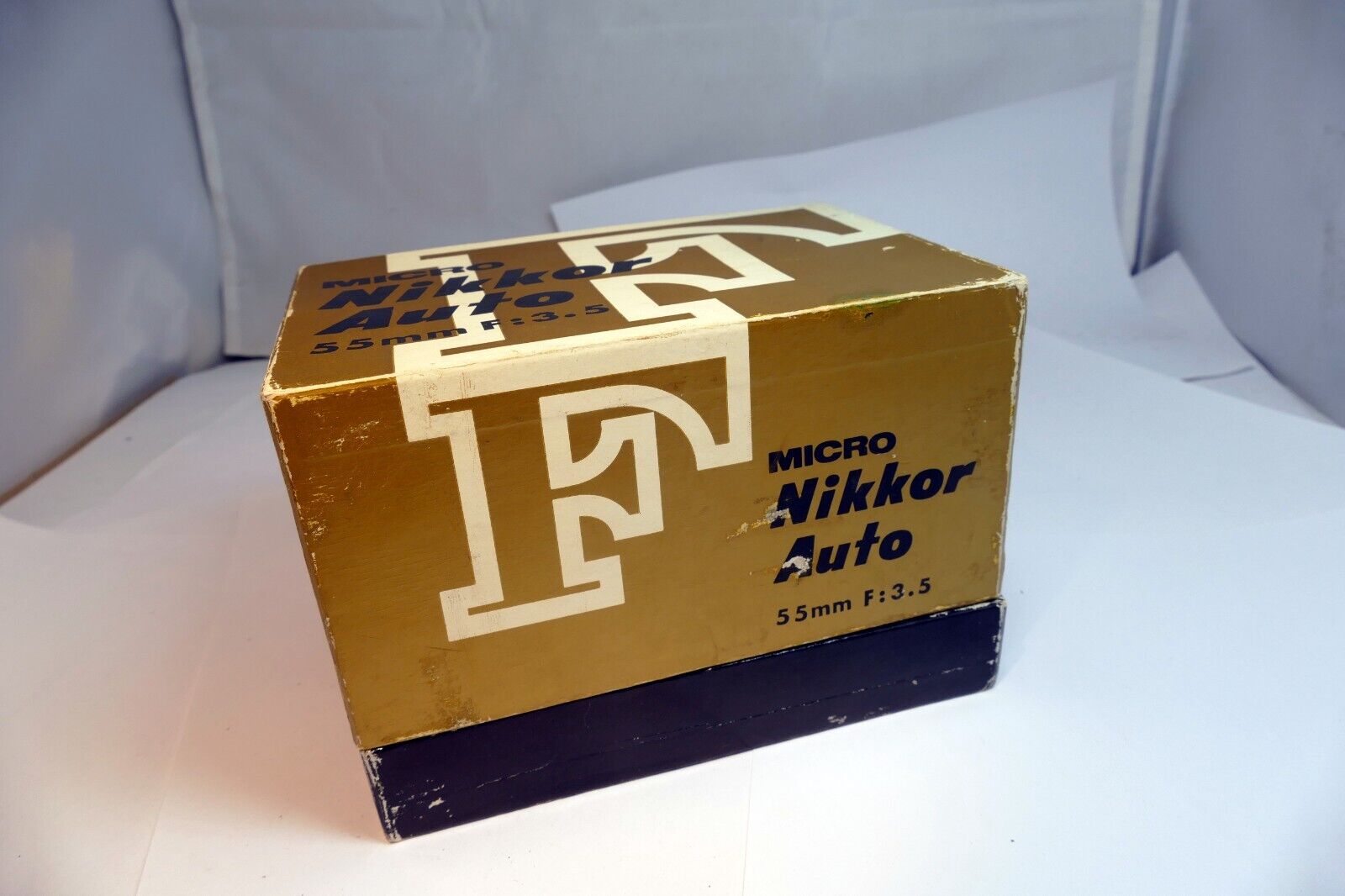 Empty Box for  Nikon Micro Nikkor 55mm f3.5 F Non Ai lens  ( an empty box only)