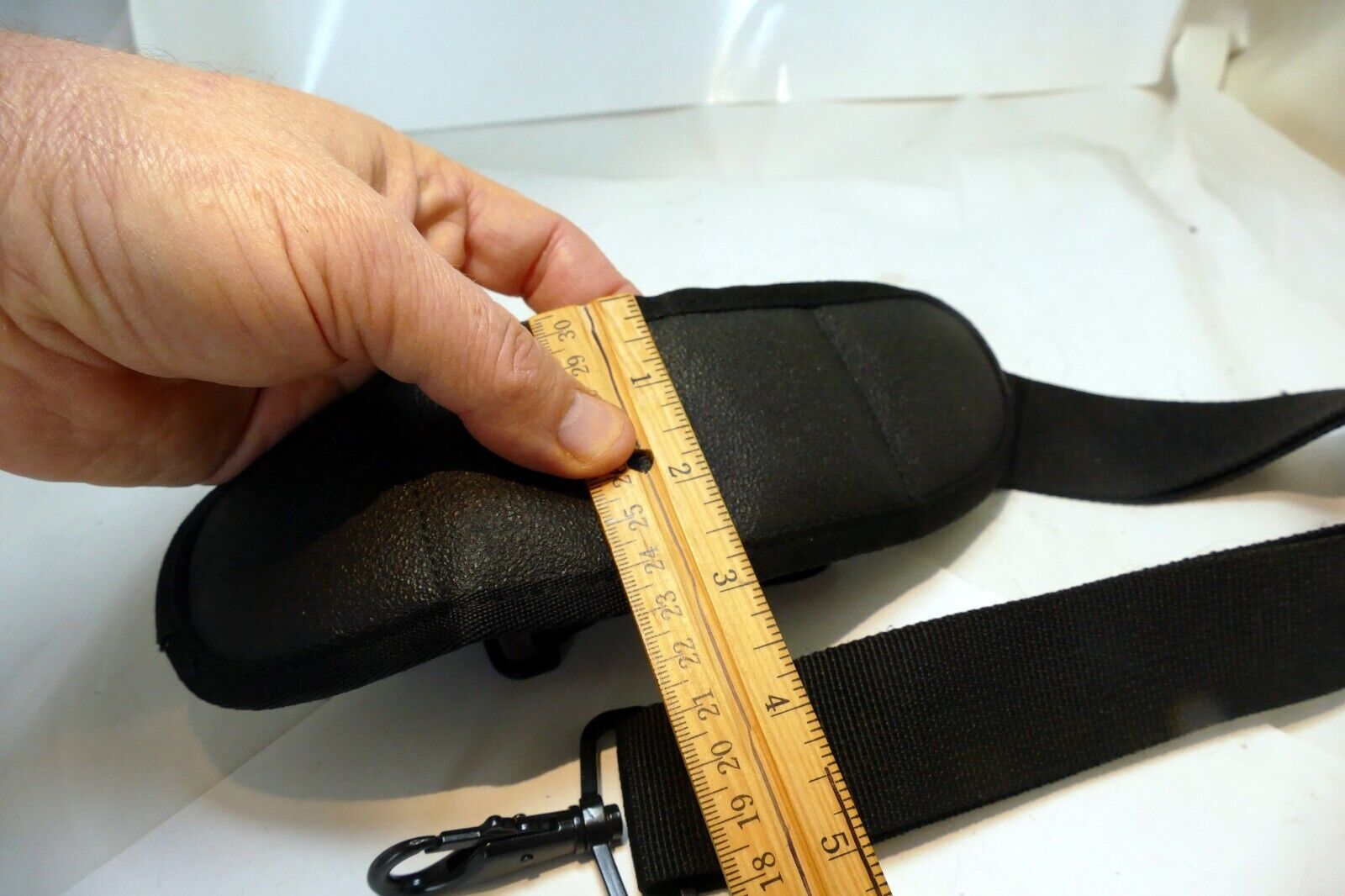 Black Shoulder Strap for tripod Manfrotto Gitzo - sturdy padded w/ metal clips