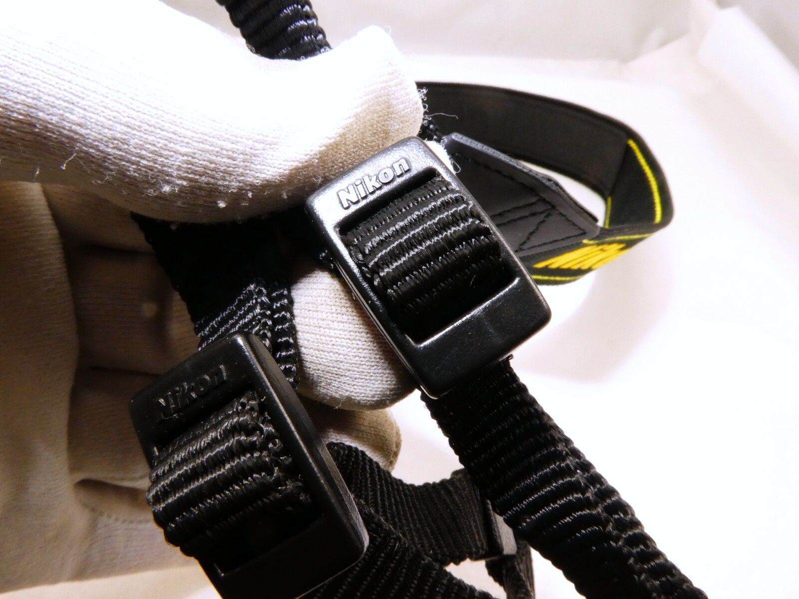 Camera Strap Nikon D300  Grey Genuine OEM Genuine   AN-DC300