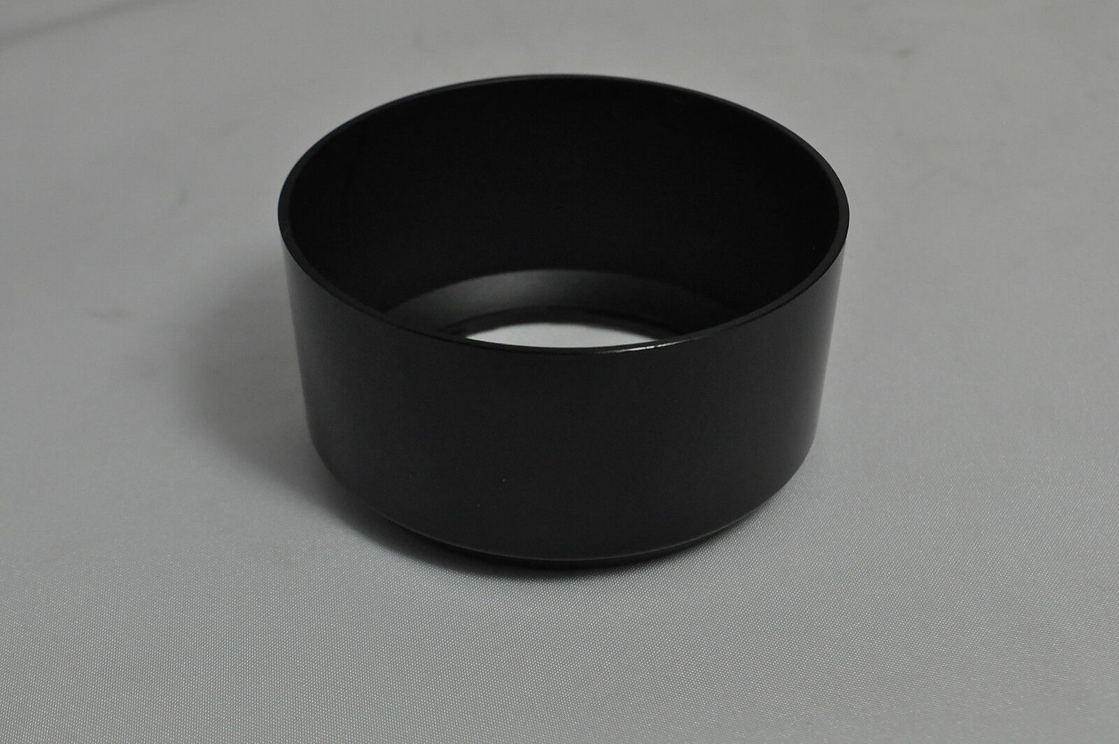 Plastic Lens Hood 58.6mm inner diameter unknown brand O1015039