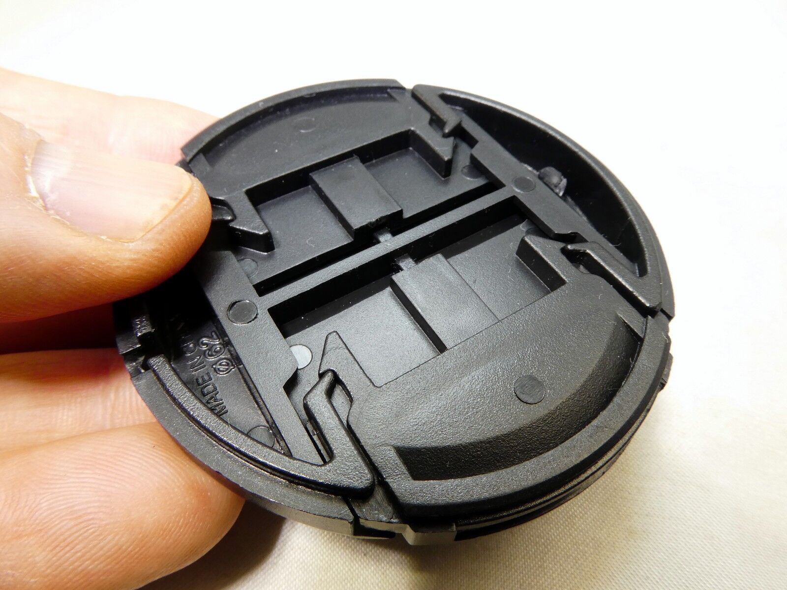 Promaster 62mm Lens Front Cap  Snap on type for 18-200mm AF