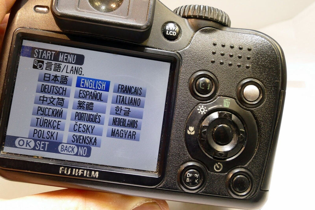 Fujifilm FinePix S Series S5700 7.1MP Digital Camera Black - AS IS parts repair