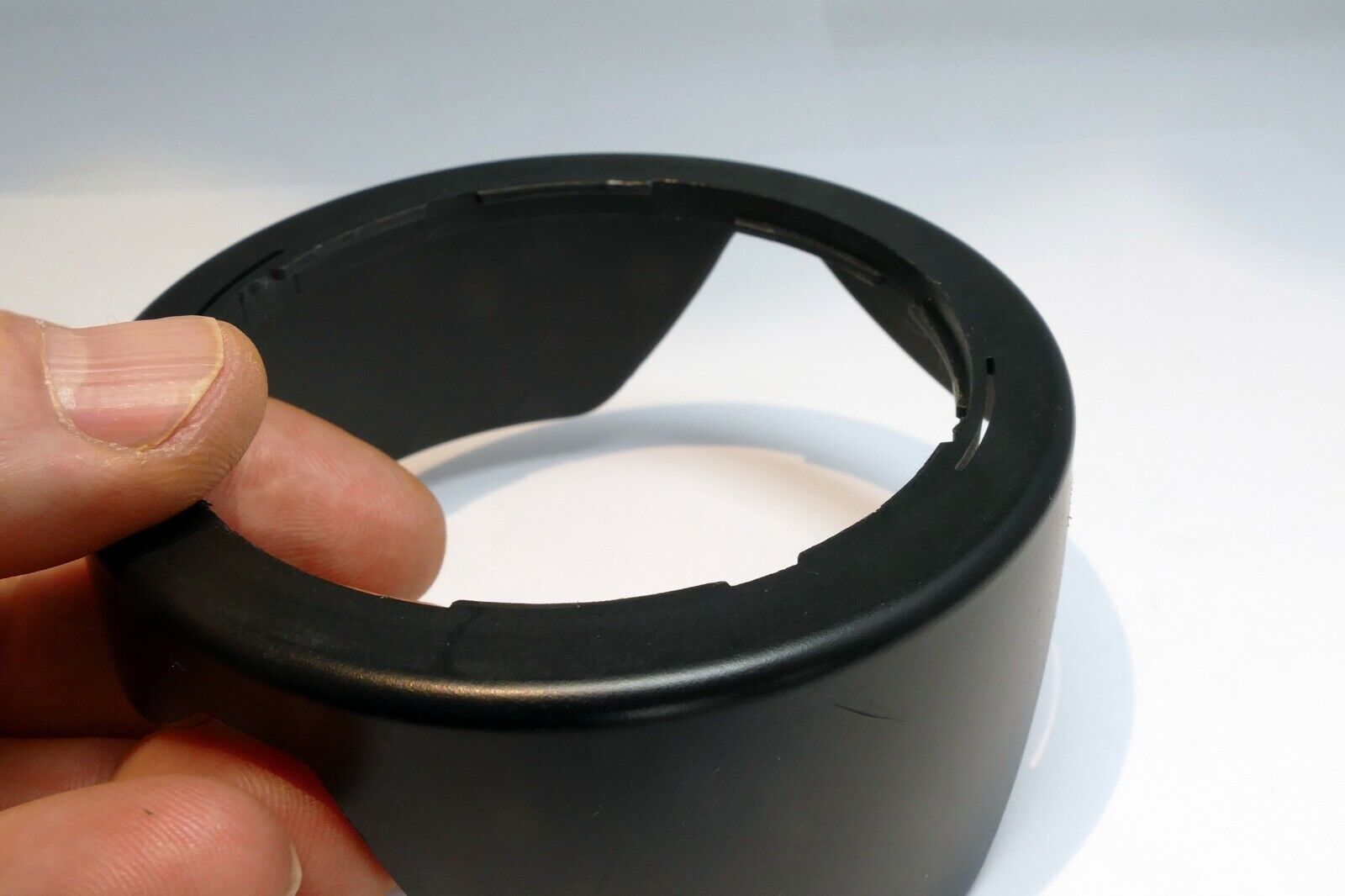 67mm  Twist on Lens Hood Shade Tulip Rev Pro Bower