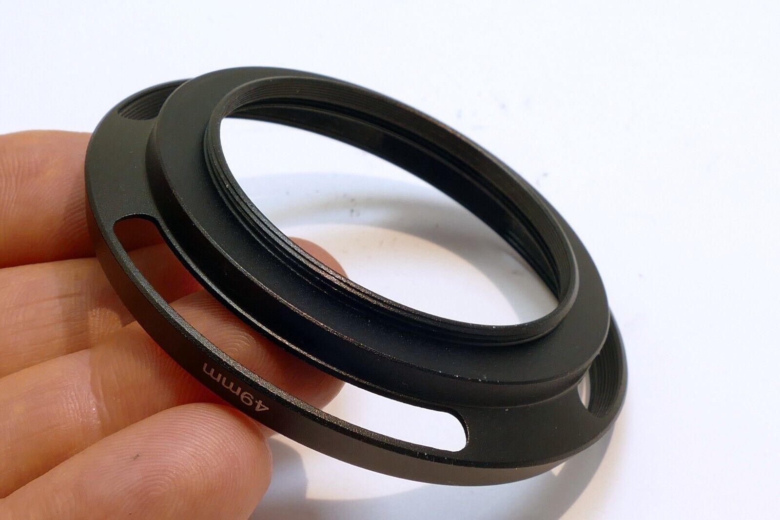 49mm Metal Hood Shade screw in for EF-M 15-45mm f/3.5-6.3 IS