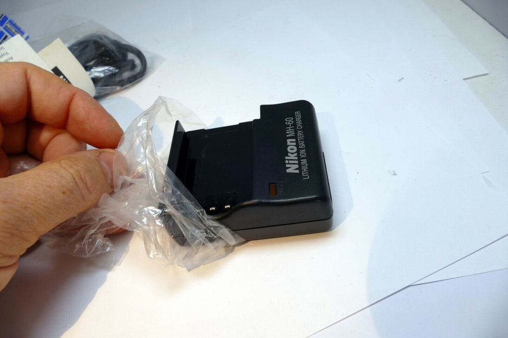 Nikon MH-60 Charger for Nikon EN-EL2 Battery Genuine OEM Original
