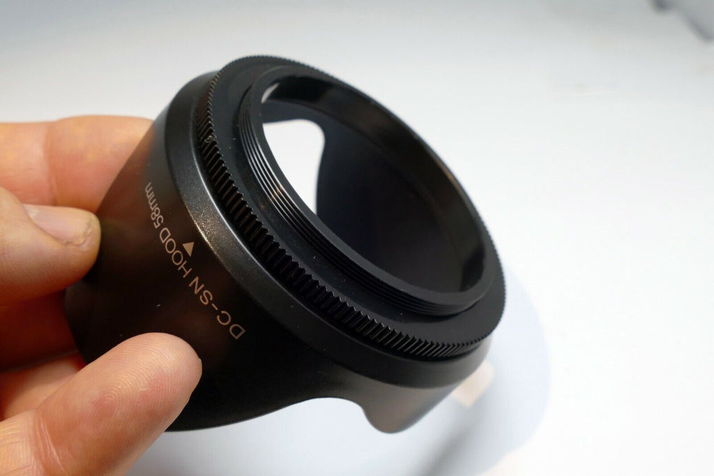 58mm Plastic Lens Hood Shade petal shaped for telephoto 18-200mm