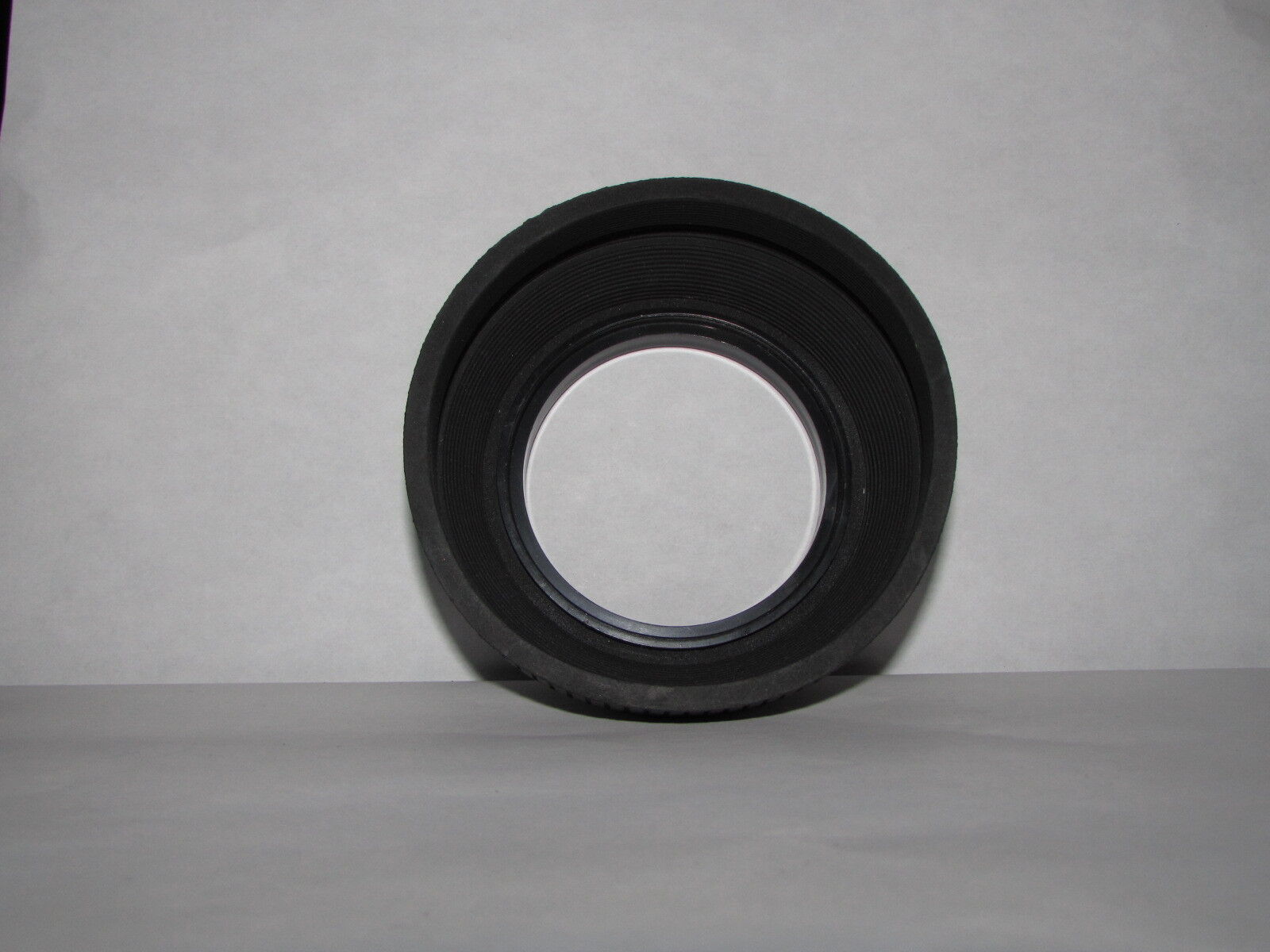 Used 62mm Rubber Lens Hood Shade for telphoto lenses B20224