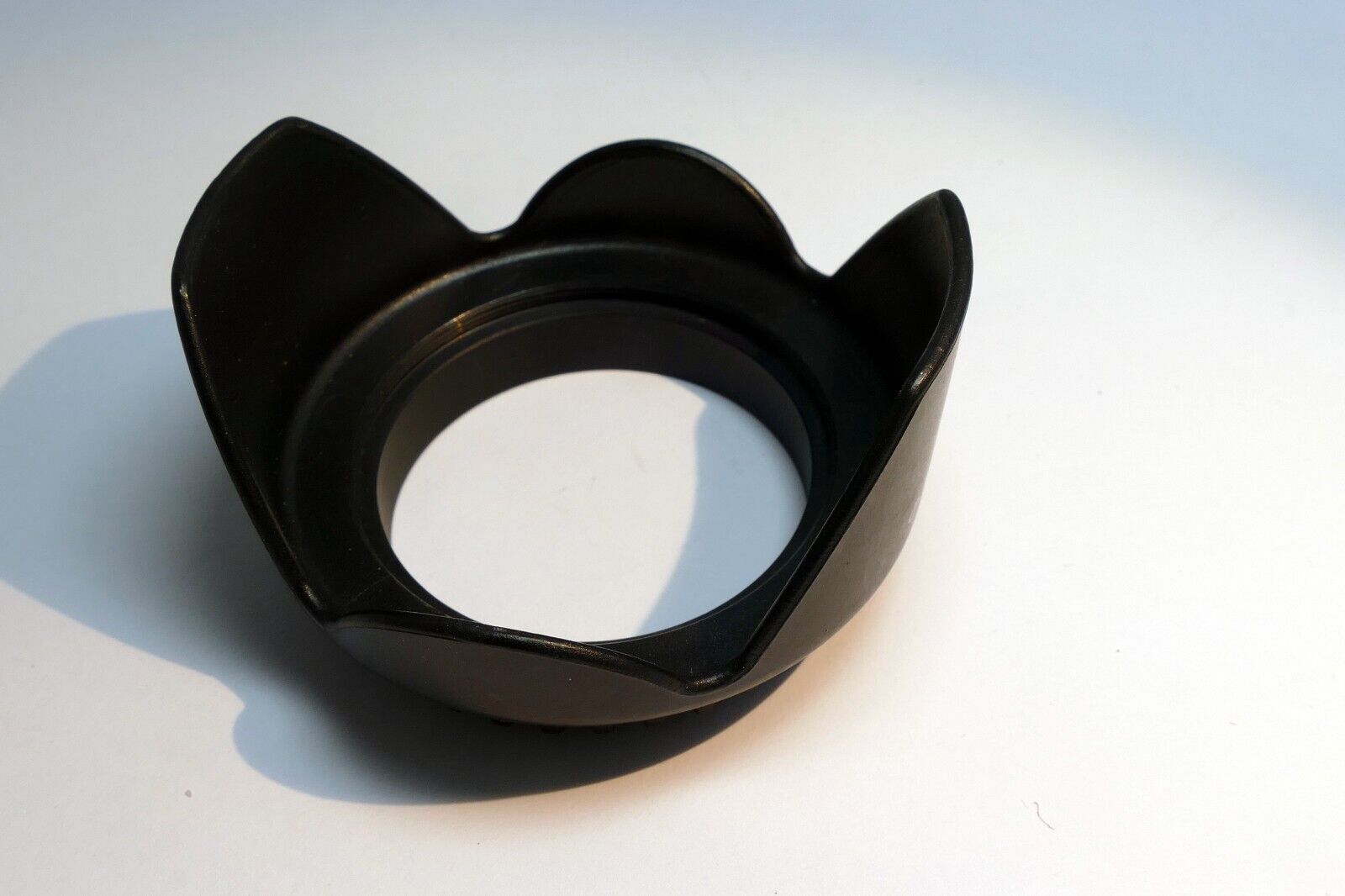 52mm plastic Lens Hood Shade  threaded  petal shaped for 18-5mm