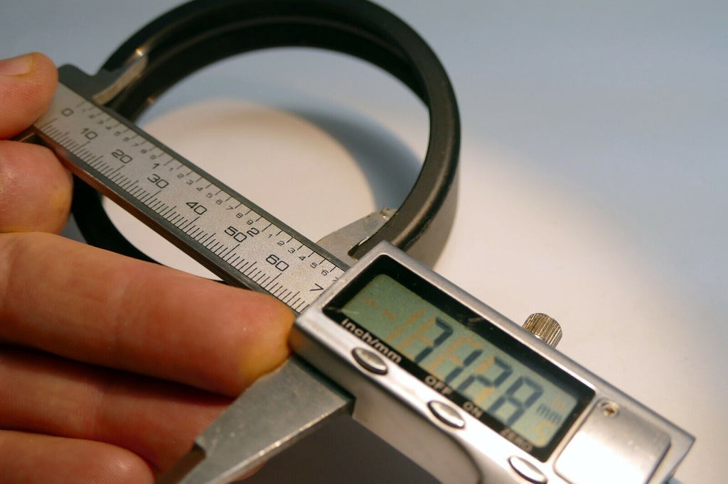 72mm screw in Metal Lens Hood female threads - 81mm ID