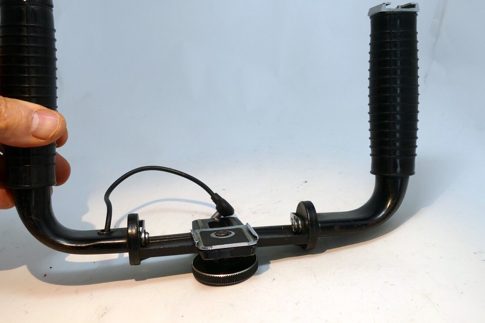 Hasselblad 46132 Double Dual Handgrip for 500 EL and EL/M Flash Bracket Shutter